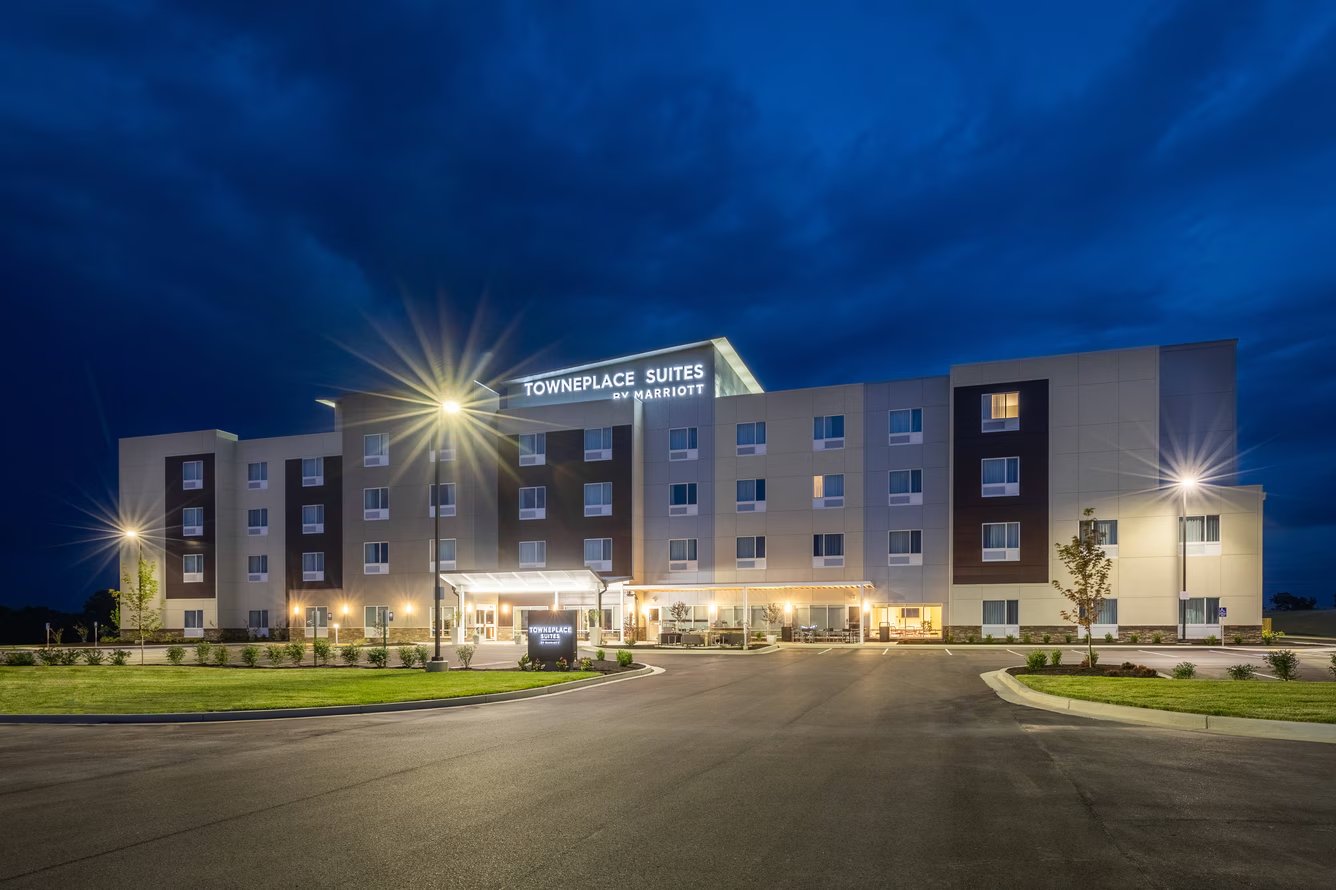 TownePlace Suites, Owensboro at night